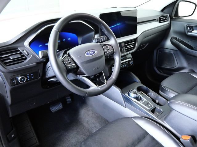 Certified 2025 Ford Escape Platinum AWD/4WD image 3