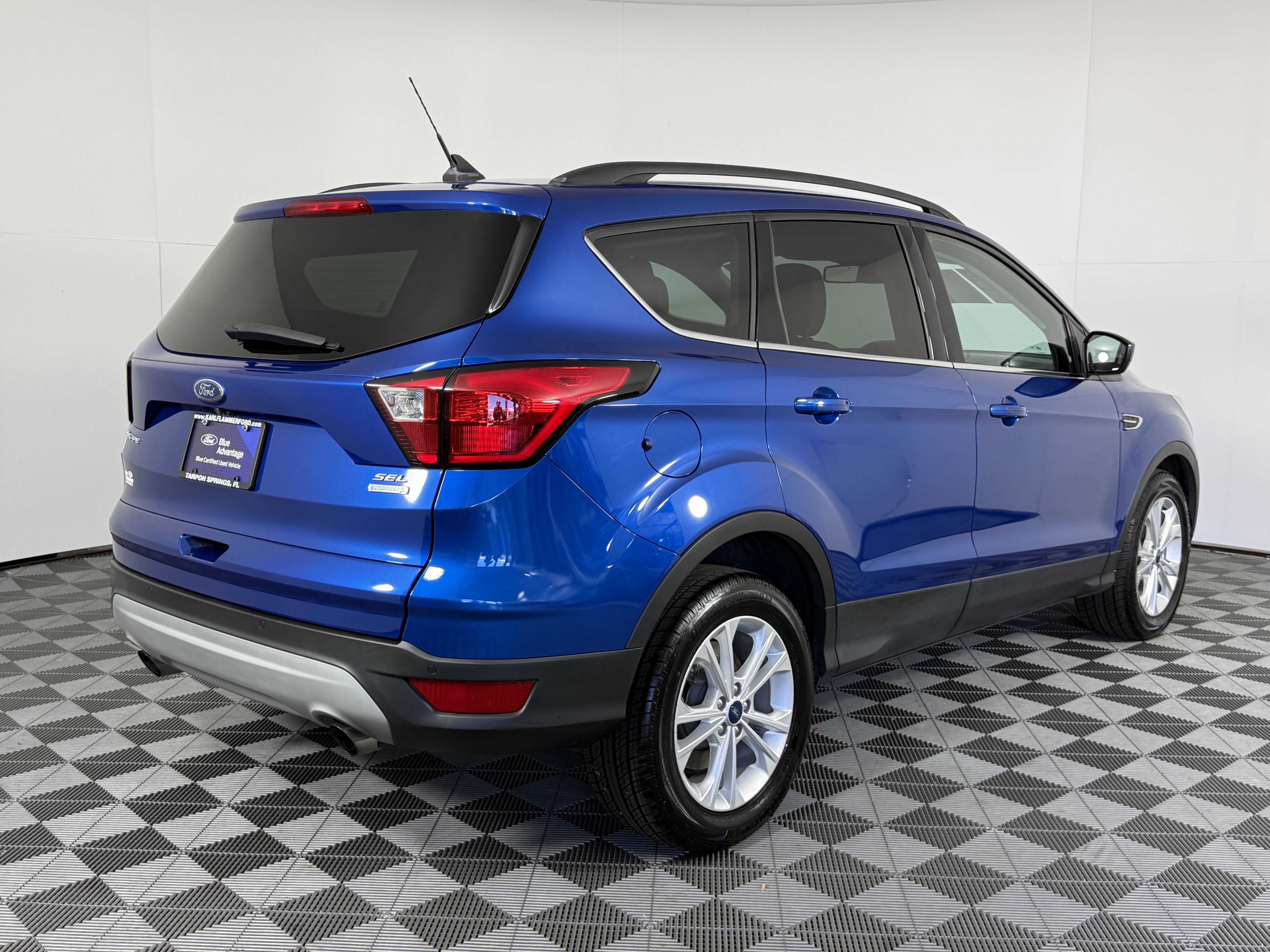 Certified 2019 Ford Escape SEL FWD image 3