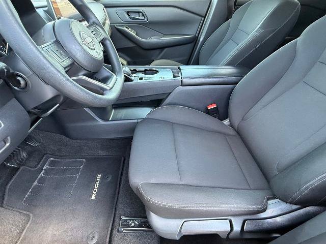 Used 2024 Nissan Rogue S FWD image 11