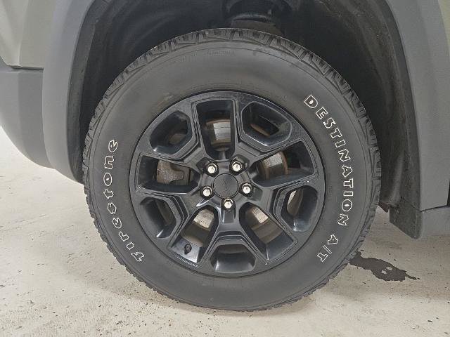 Used 2021 Jeep Cherokee Trailhawk w/ Trailer Tow Group AWD/4WD image 37