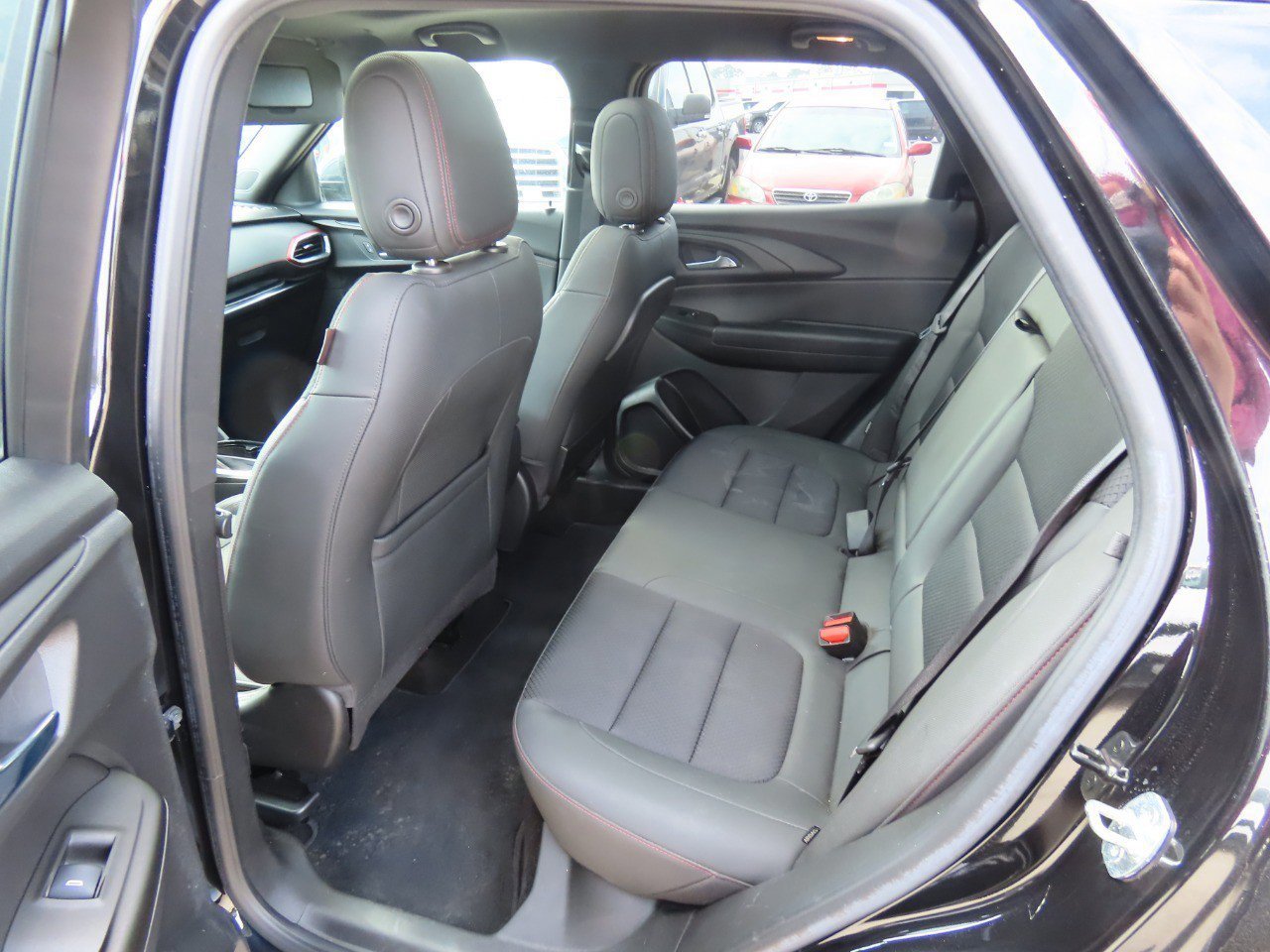 Used 2022 Chevrolet TrailBlazer RS w/ Sun and Liftgate Package image 17