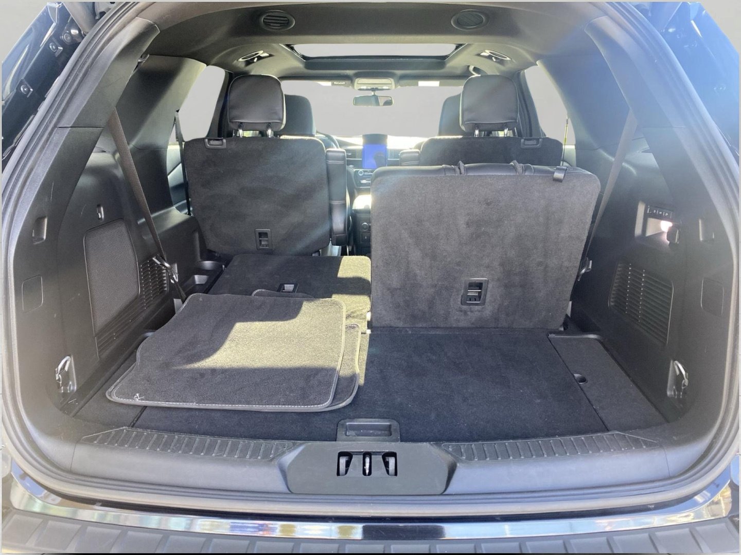 Certified 2023 Ford Explorer ST w/ Equipment Group 401A AWD/4WD image 8