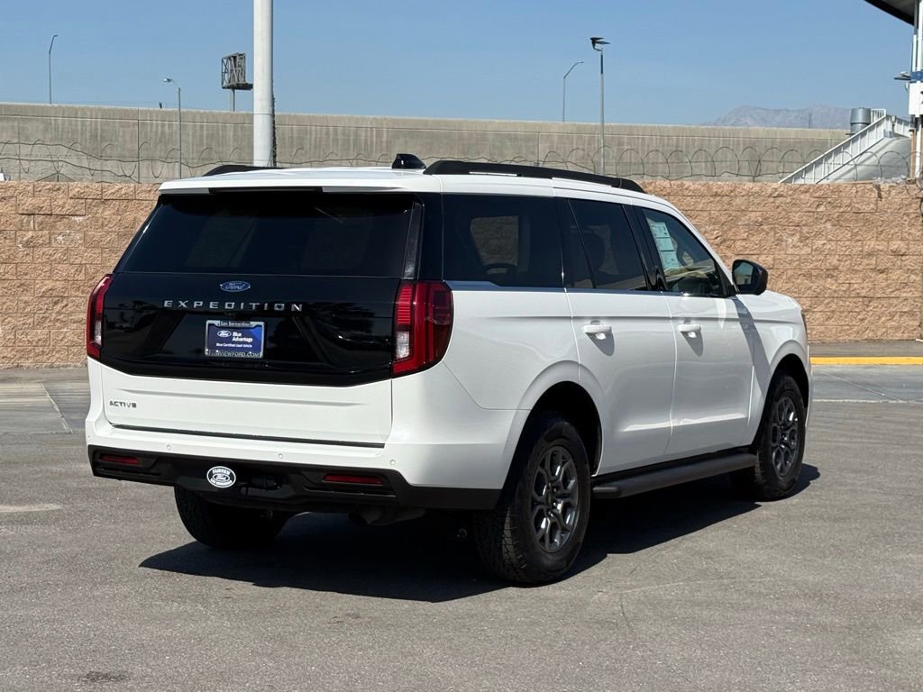Certified 2025 Ford Expedition Active image 3