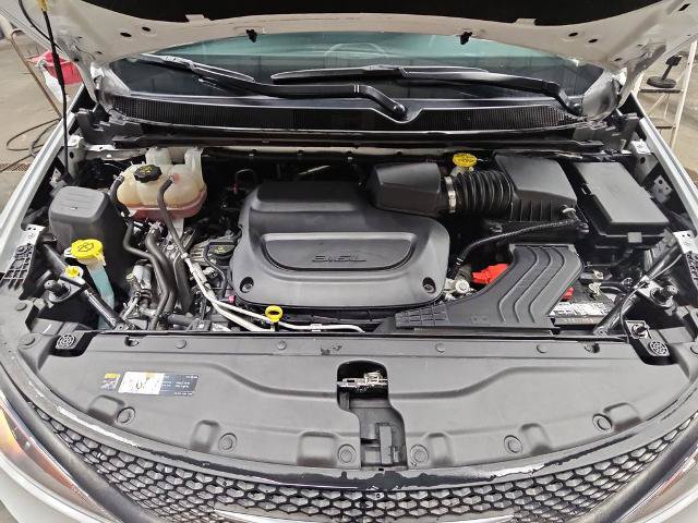 Used 2023 Chrysler Voyager LX FWD image 31