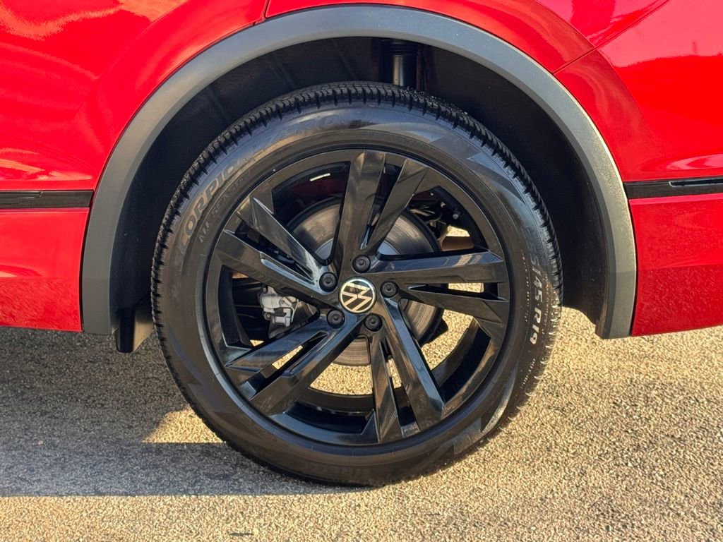 Used 2024 Volkswagen Tiguan SE R-Line FWD image 15