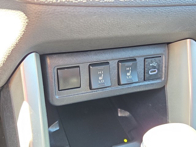 Used 2024 Toyota Corolla Cross XLE FWD image 25