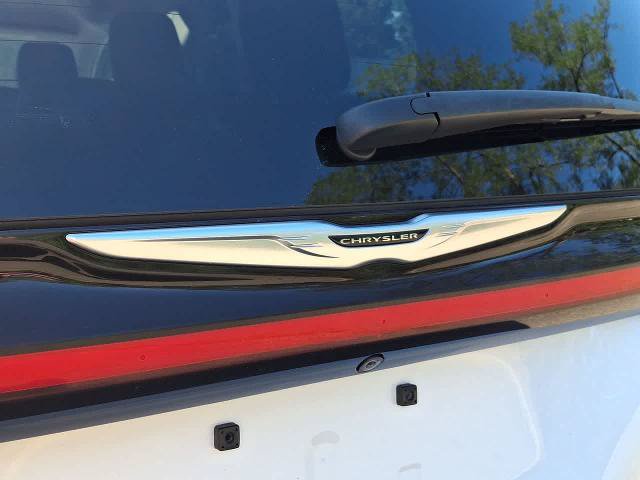 Used 2024 Chrysler Pacifica Limited FWD image 28