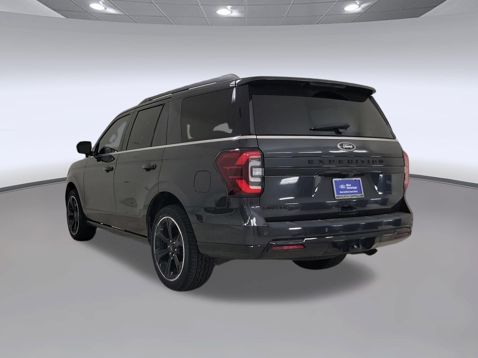 Certified 2023 Ford Expedition Limited RWD image 3