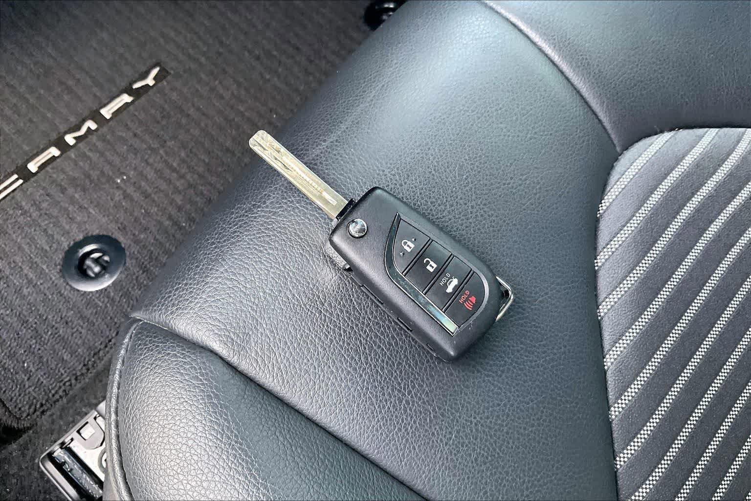 Used 2022 Toyota Camry SE FWD image 19