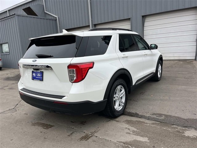 Certified 2023 Ford Explorer XLT image 3