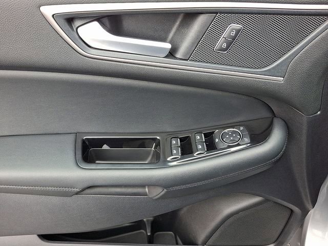 Certified 2020 Ford Edge SEL w/ Cold Weather Package image 12