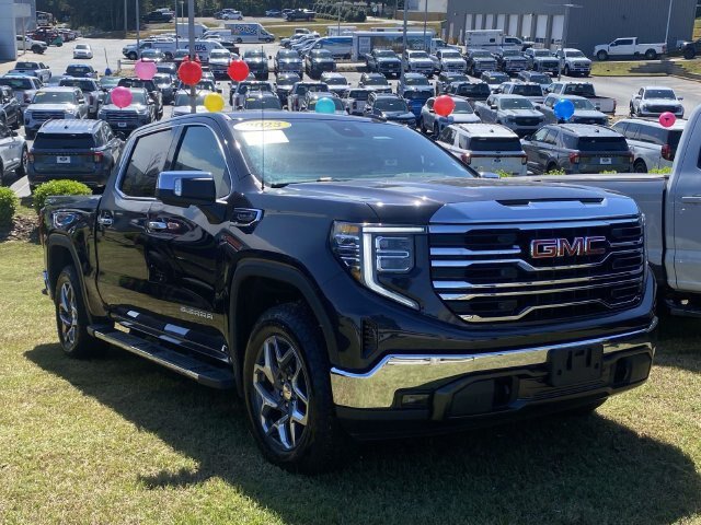 Used 2023 GMC Sierra 1500 SLT w/ SLT Premium Package AWD/4WD image 1