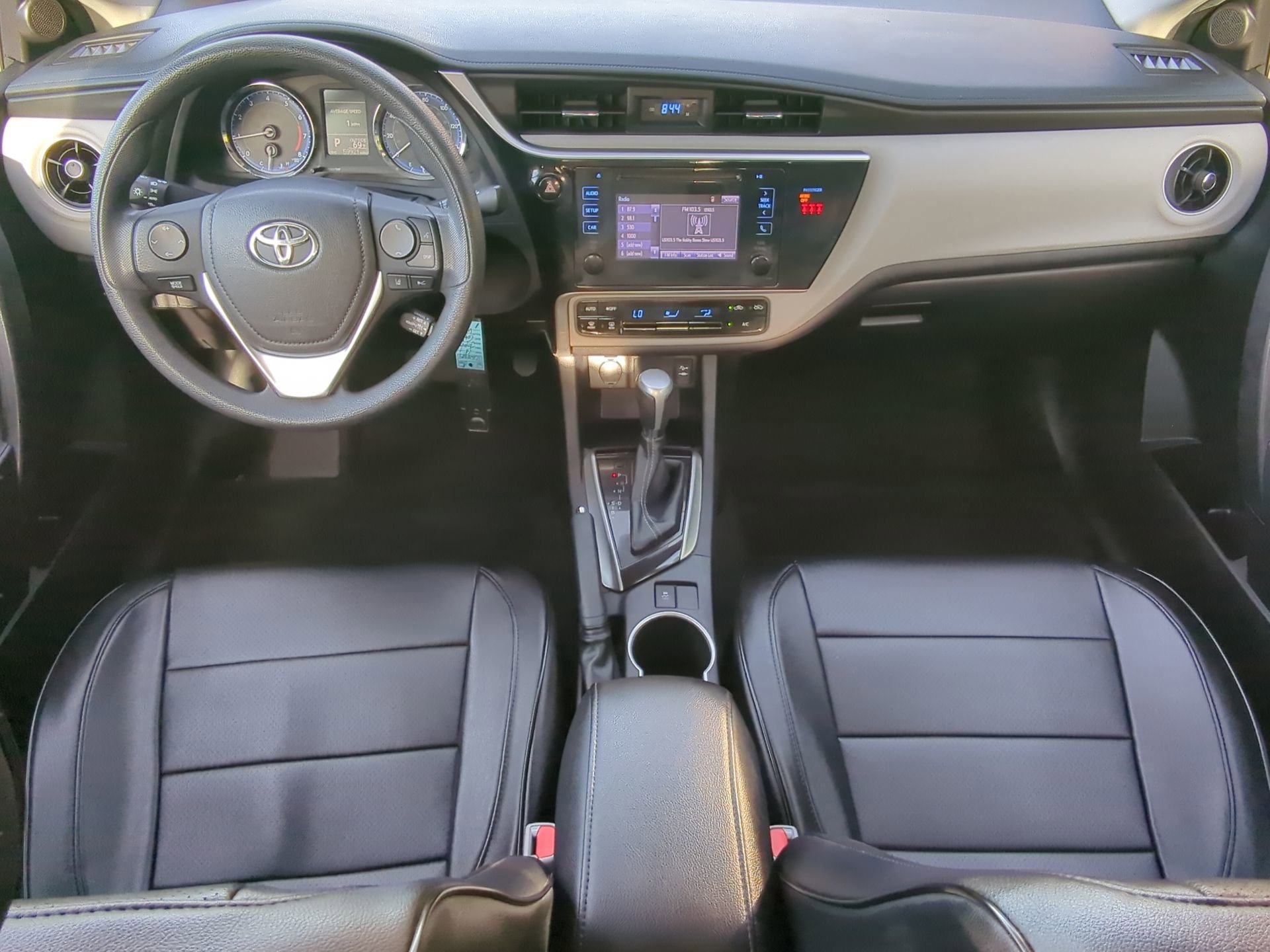 Used 2018 Toyota Corolla LE image 48