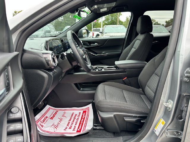 Used 2026 Chevrolet Equinox LT AWD/4WD image 11