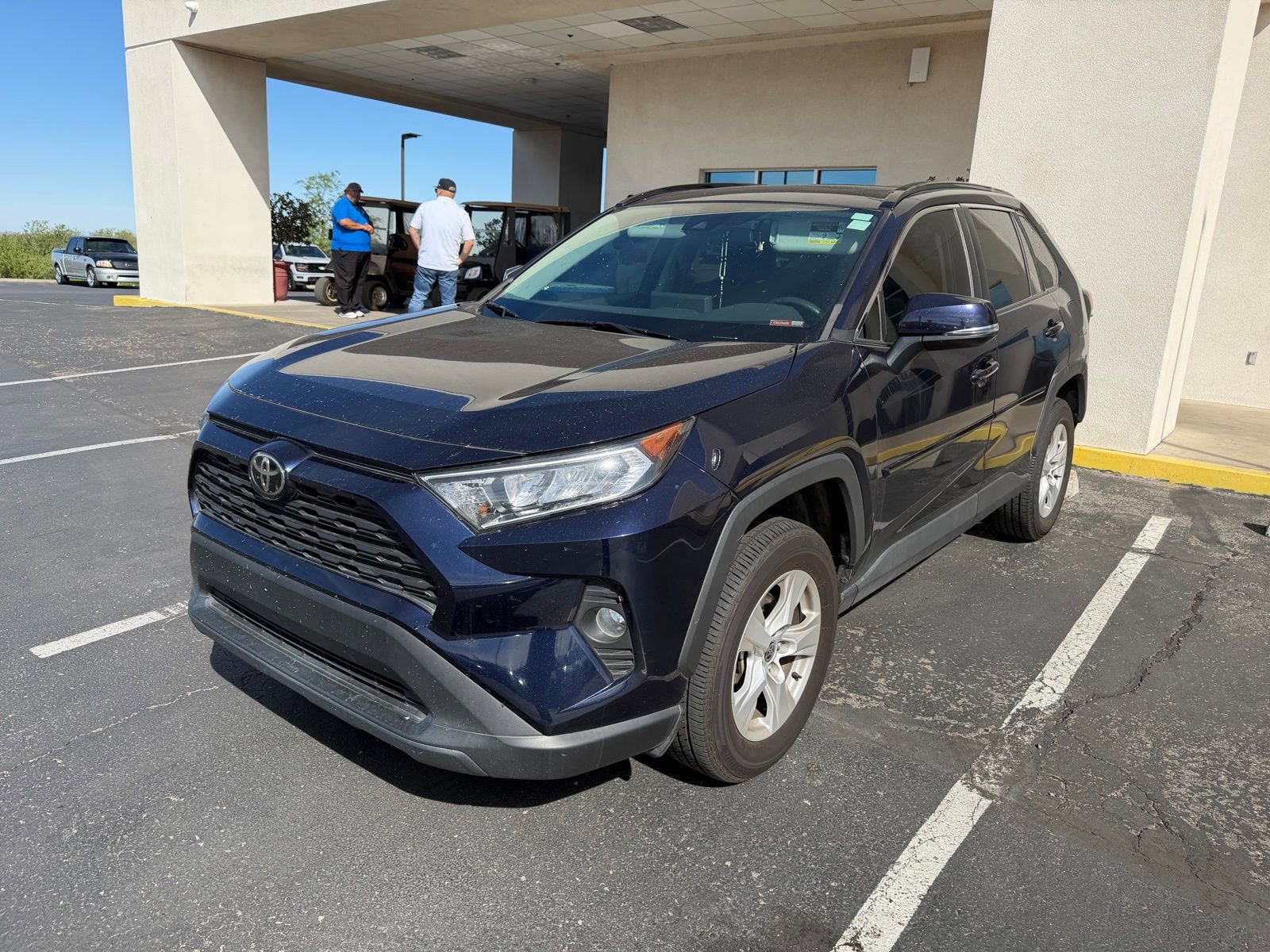 Used 2021 Toyota RAV4 XLE w/ Convenience Package FWD image 10