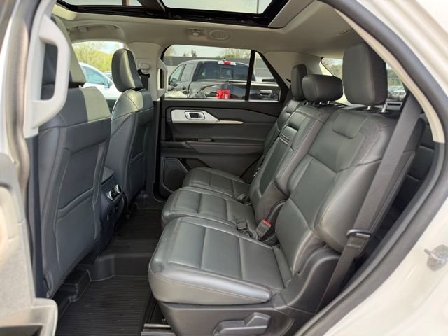 Certified 2025 Ford Explorer Active w/ Active Comfort Package AWD/4WD image 17