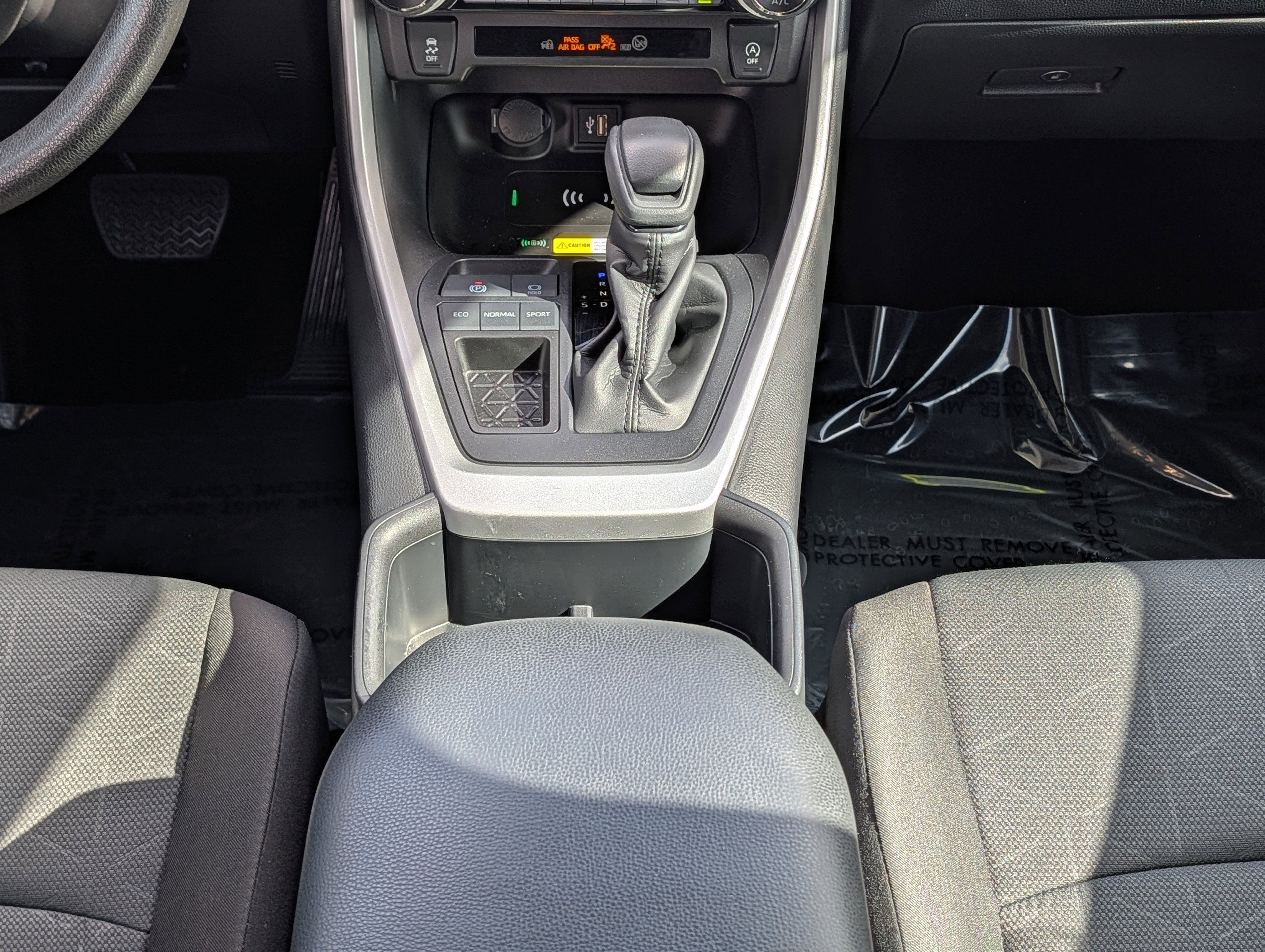 Used 2025 Toyota RAV4 XLE image 19