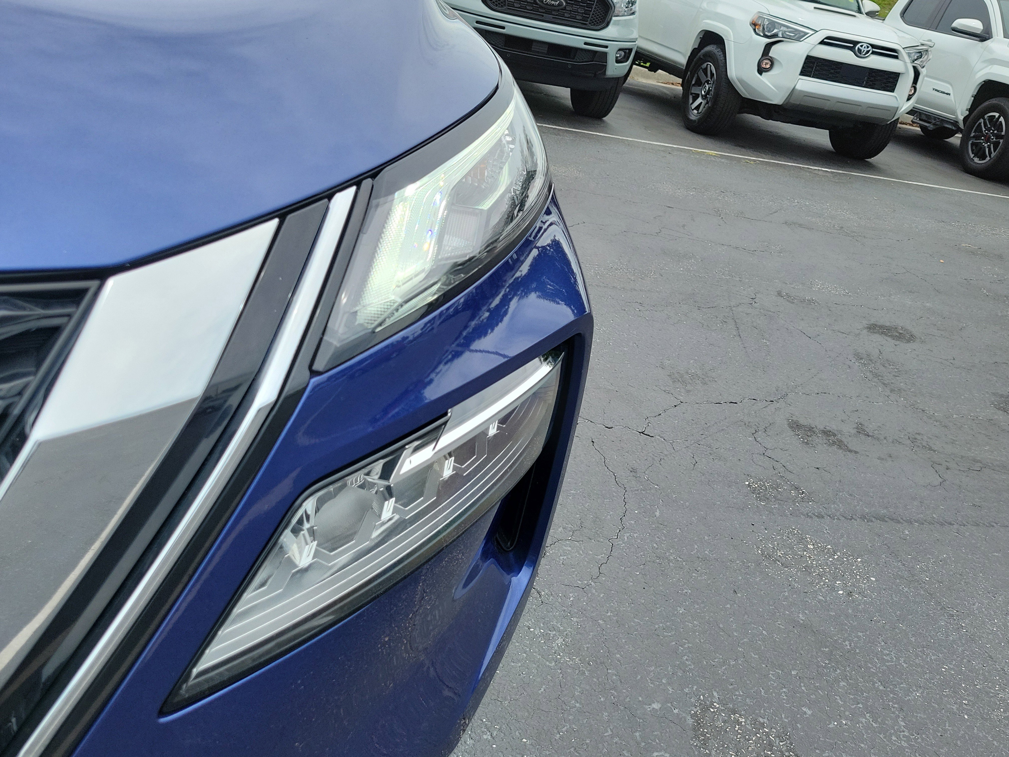 Used 2023 Nissan Rogue SV FWD image 3