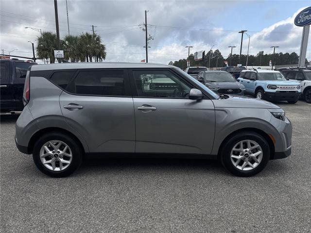 Used 2024 Kia Soul LX w/ Option Group 015 FWD image 6