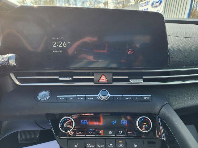 Used 2025 Hyundai Elantra Limited FWD image 12