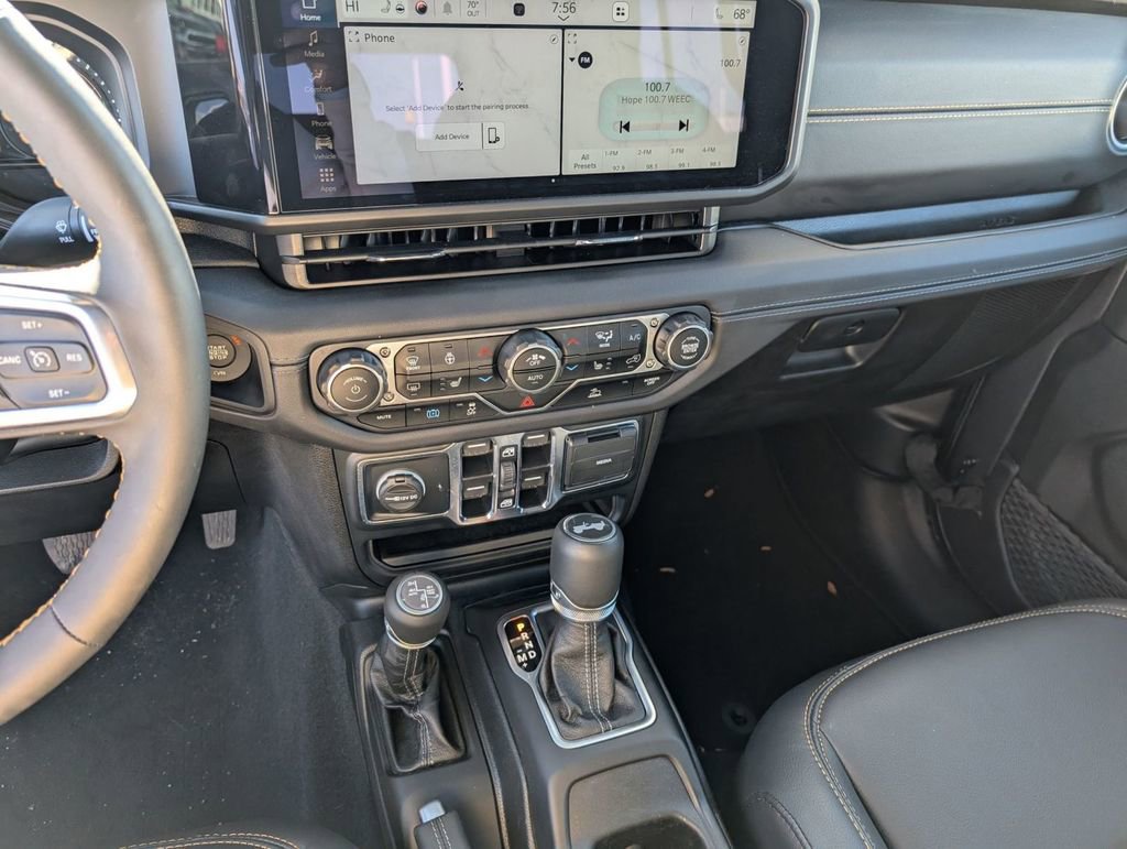 Used 2024 Jeep Wrangler Unlimited Sahara image 31