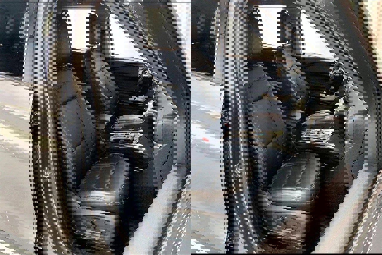 Certified 2024 Ford Explorer XLT w/ Equipment Group 202A image 6