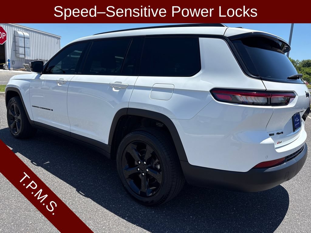 Used 2023 Jeep Grand Cherokee L Limited w/ Black Appearance Package AWD/4WD image 31