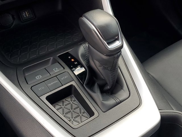 Used 2023 Toyota RAV4 XLE Premium image 28