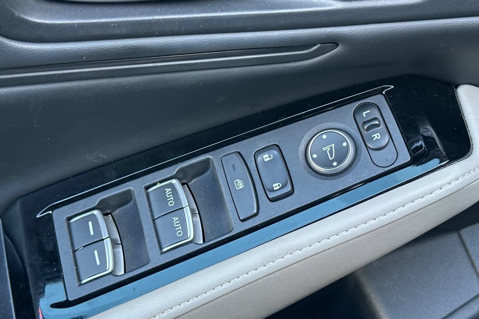 Used 2023 Honda Accord Touring image 14