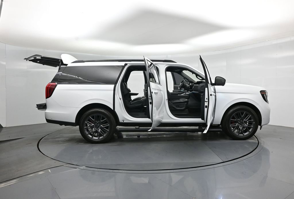 Certified 2025 Ford Expedition Max Platinum w/ Stealth Performance Package image 5