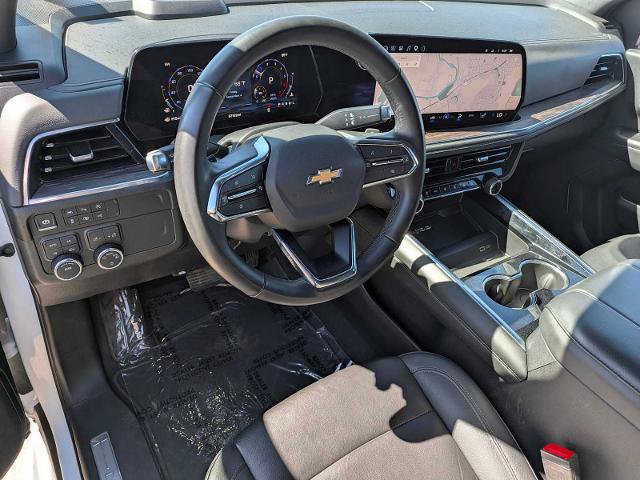 Used 2025 Chevrolet Suburban LT AWD/4WD image 2