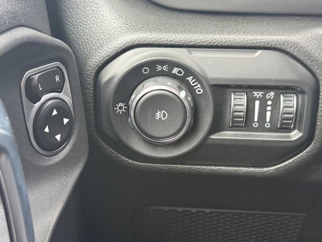Used 2021 Jeep Wrangler Unlimited Sport AWD/4WD image 12