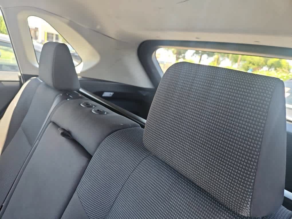 Used 2021 Toyota RAV4 LE AWD/4WD image 12