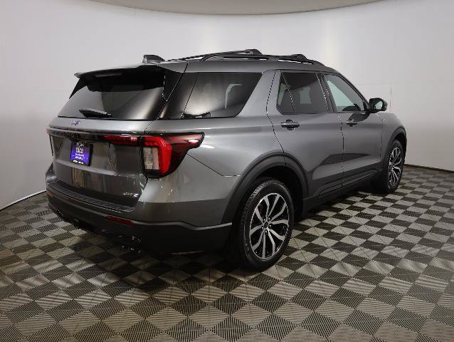 Certified 2025 Ford Explorer ST-Line AWD/4WD image 5