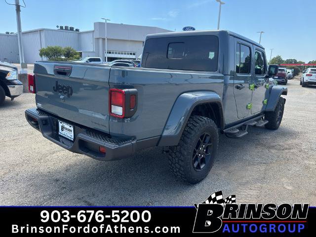 Used 2025 Jeep Gladiator Sport AWD/4WD image 5