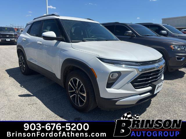 Used 2024 Chevrolet TrailBlazer LT w/ LT Cold Weather Package FWD image 2