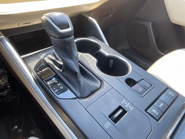 Used 2021 Toyota Highlander XLE FWD image 23