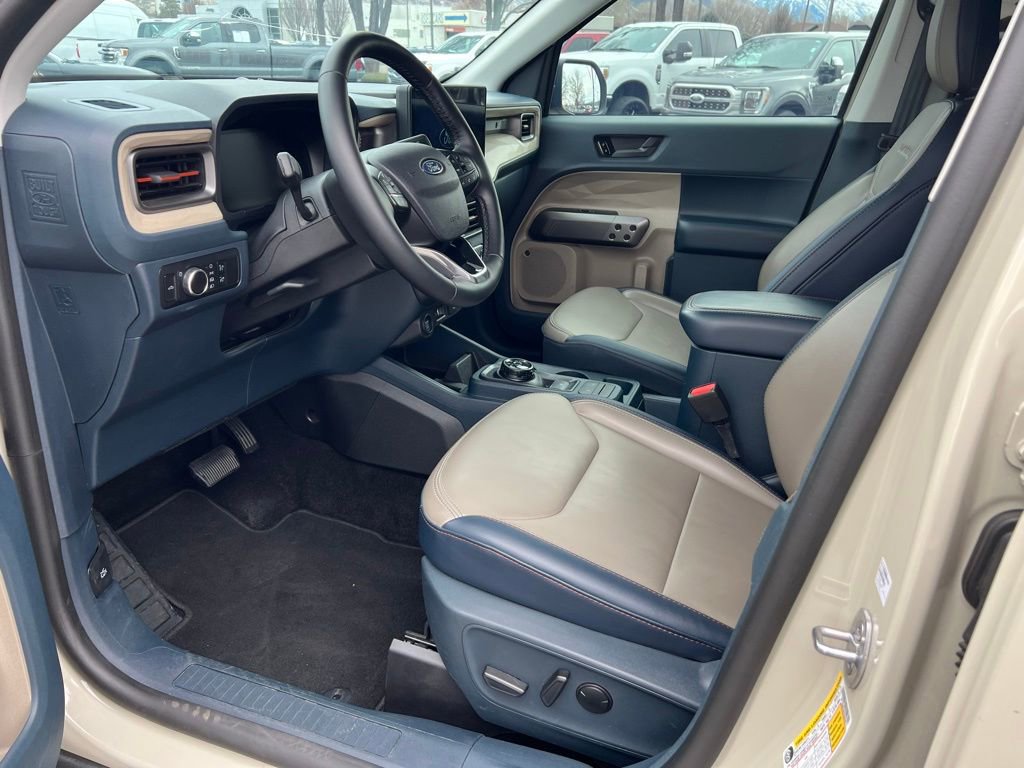 Certified 2025 Ford Maverick Lariat image 25