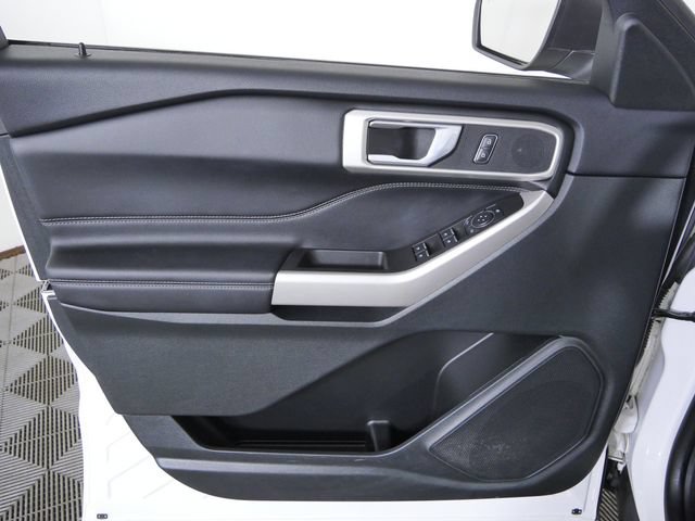 Certified 2024 Ford Explorer XLT w/ Equipment Group 202A AWD/4WD image 19