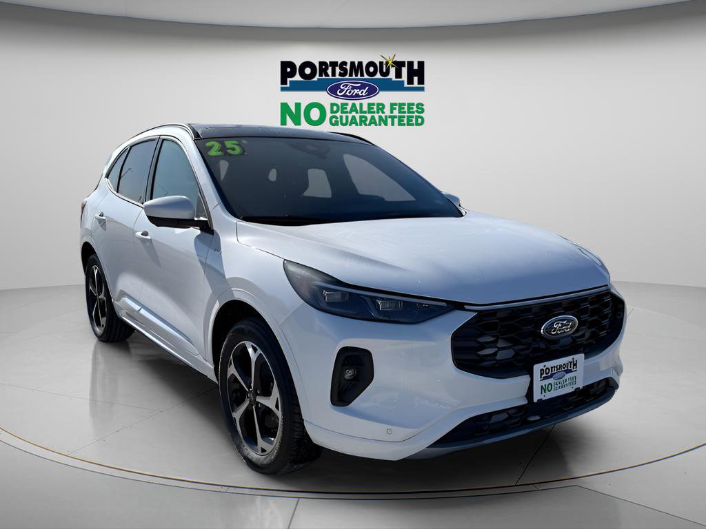 Certified 2025 Ford Escape ST-Line Elite w/ Premium Technology Package AWD/4WD image 1