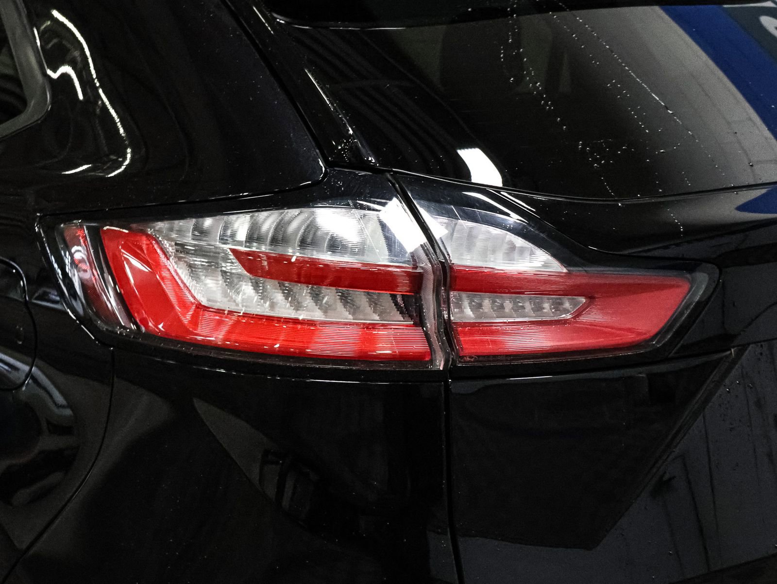 Certified 2024 Ford Edge ST-Line w/ Class II Trailer Tow Package AWD/4WD image 15