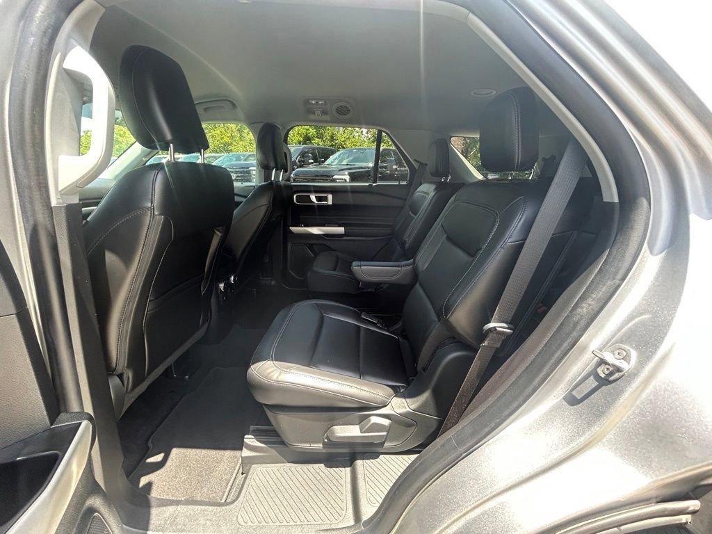Certified 2022 Ford Explorer XLT w/ Equipment Group 202A image 33