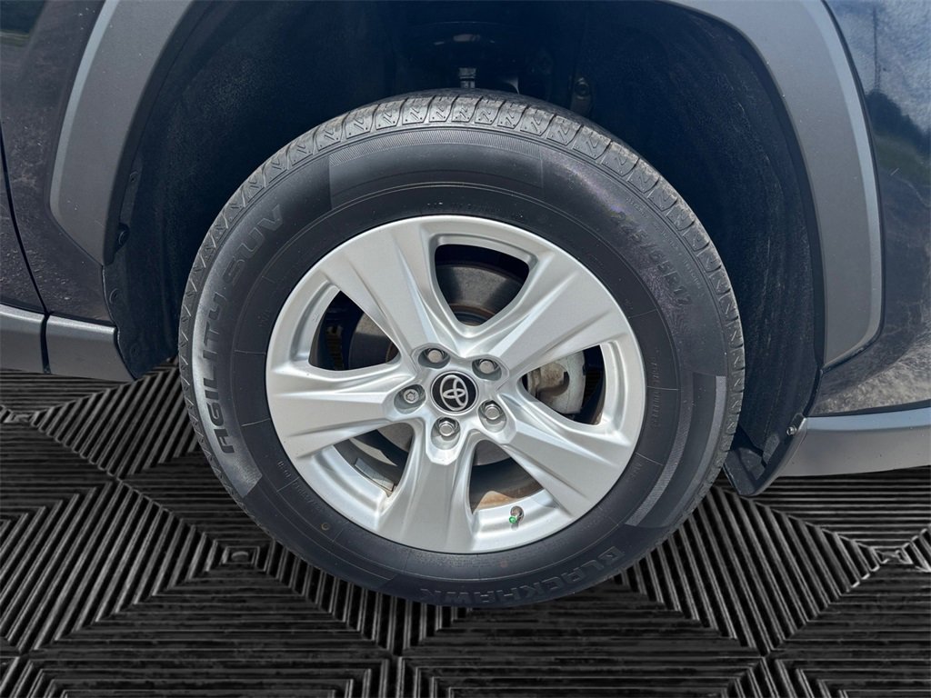 Used 2021 Toyota RAV4 XLE image 14