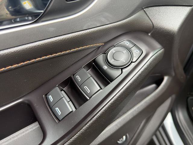 Used 2020 Chevrolet Traverse LT image 16