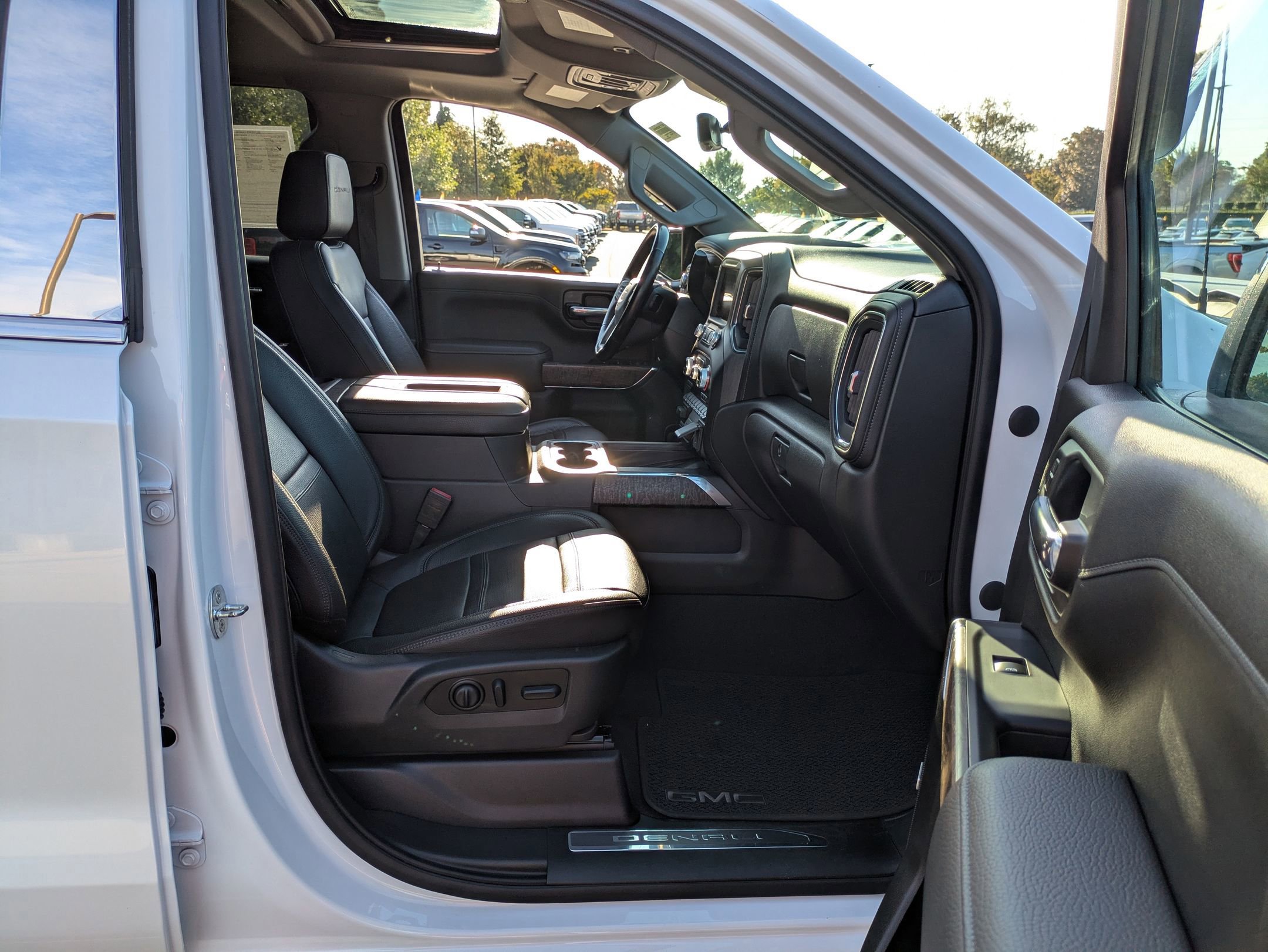 Used 2021 GMC Sierra 1500 Denali w/ Denali Ultimate Package image 42