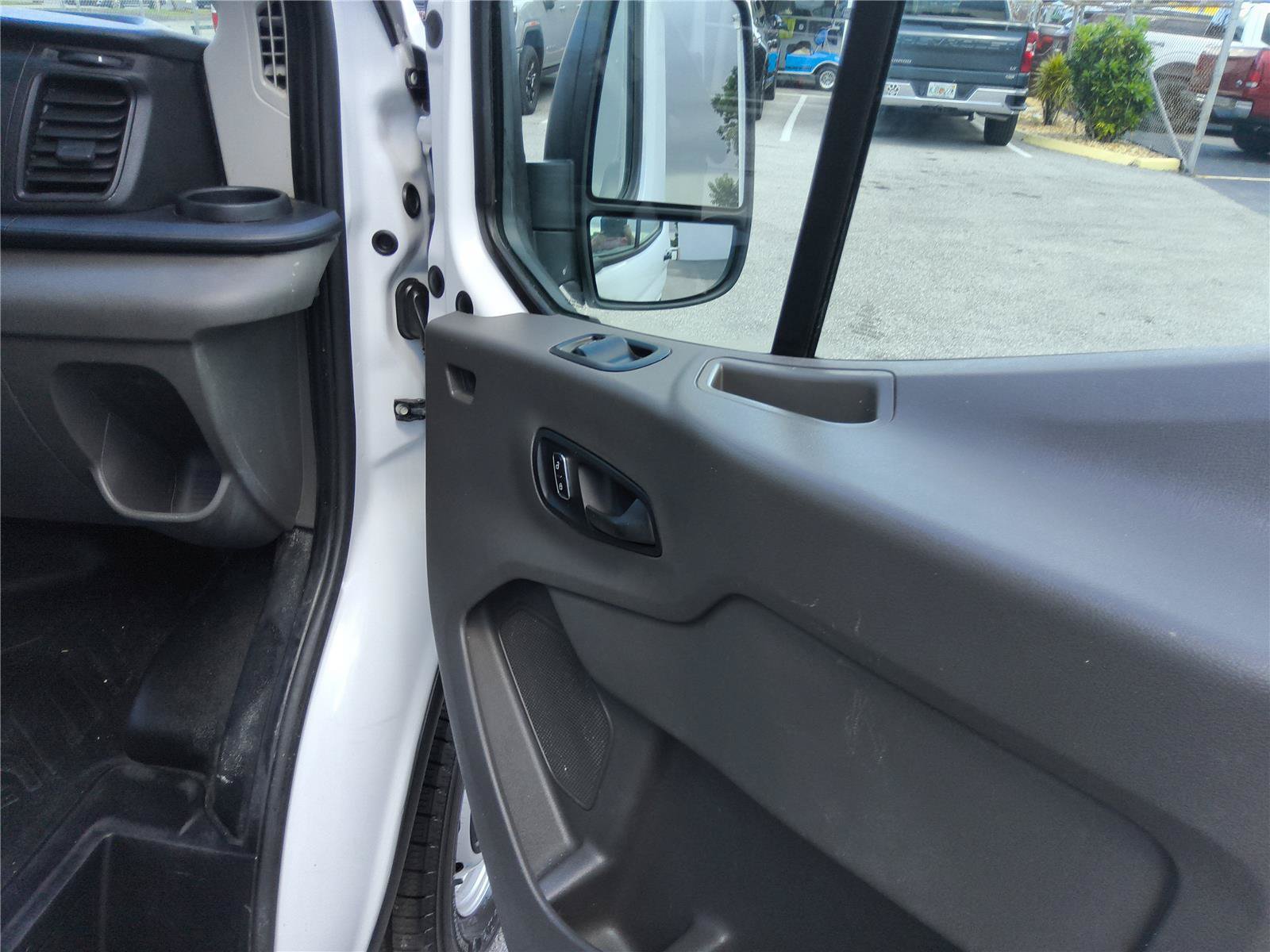 Certified 2023 Ford Transit 250 Medium Roof RWD image 18