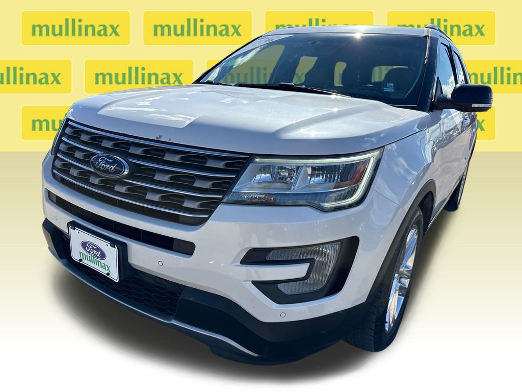 Certified 2017 Ford Explorer XLT w/ Equipment Group 202A image 11