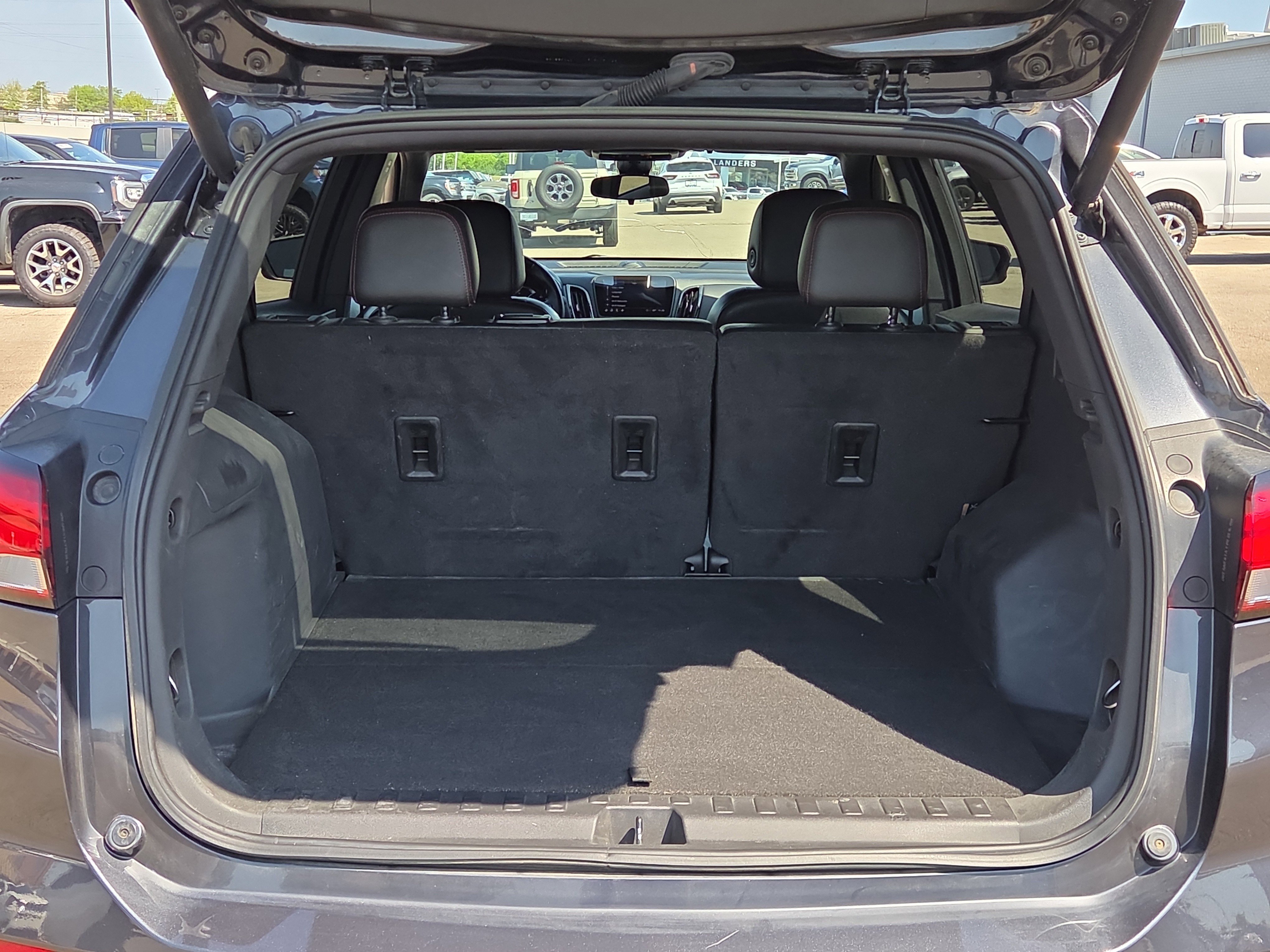 Used 2023 Chevrolet Equinox RS w/ RS Leather Package FWD image 13