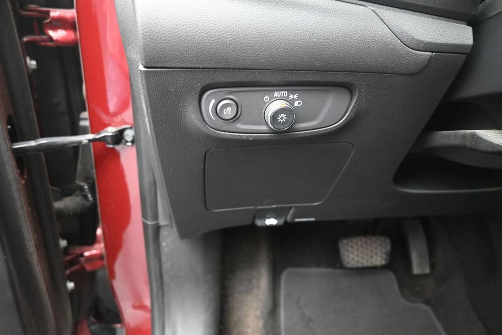 Used 2025 Buick Encore GX Sport Touring FWD image 13