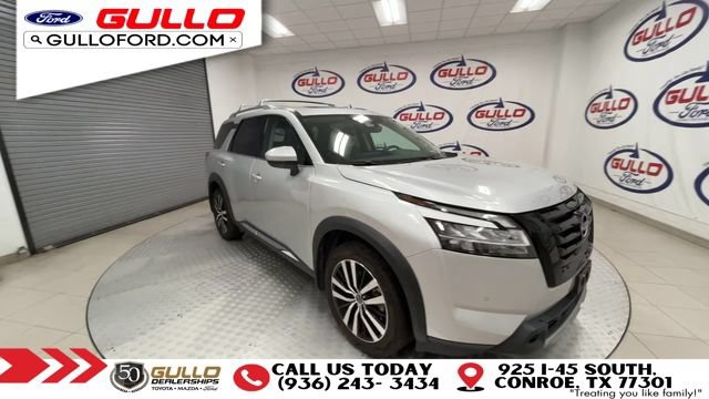 Used 2024 Nissan Pathfinder Platinum FWD image 2